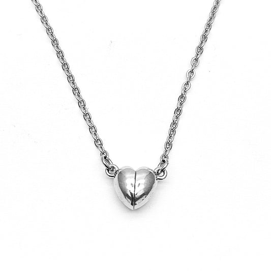 Collar corazón magnético